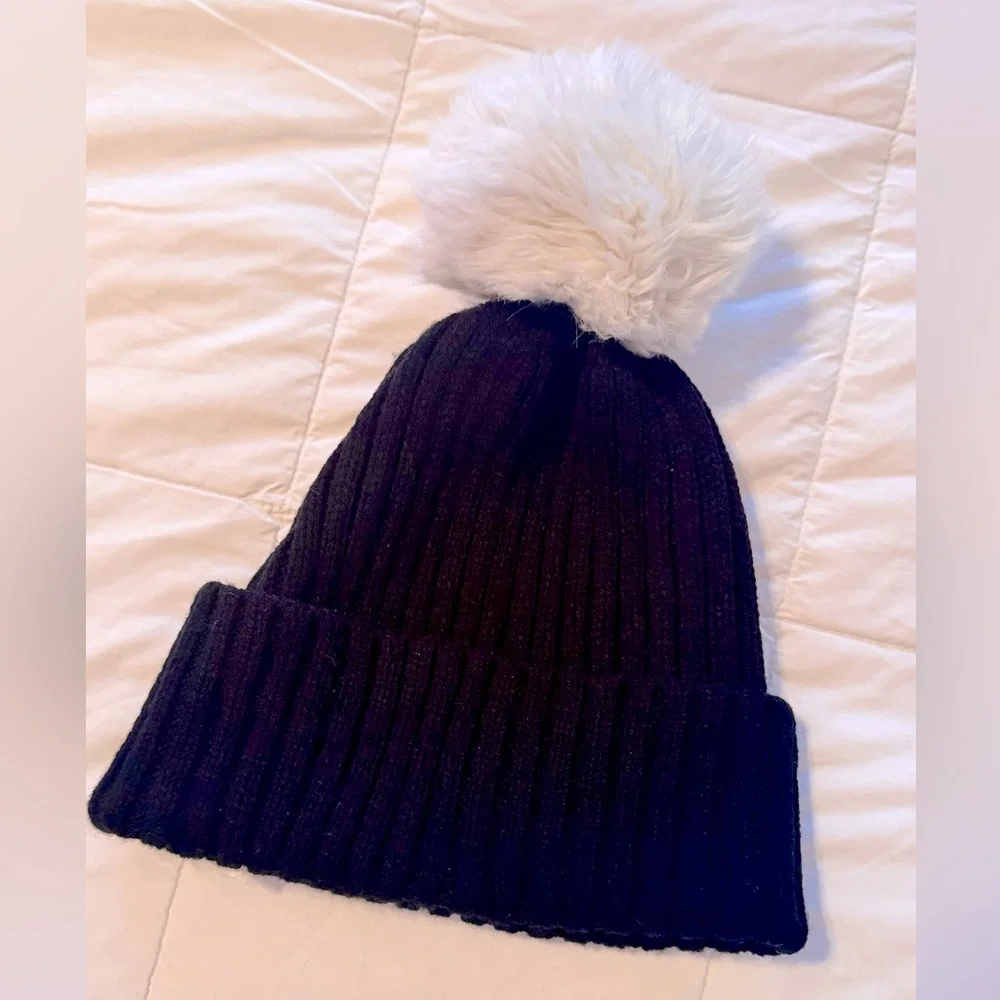 14th & UNION Black Beanie Hat w White Faux Fur Pom Pom Top